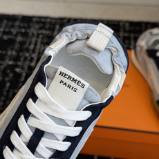 代购级情侣款Hermes26ss爱马仕的jet系列麂皮运动鞋,情侣款 简直就是一年四季日常通勤、休闲时光 代购级情侣款Hermes26ss爱马仕的jet系列麂皮运动鞋,情侣款 简直就是一年四季日常通勤、休闲时光
