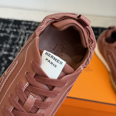 代购级情侣款Hermes26ss爱马仕的jet系列麂皮运动鞋,情侣款 简直就是一年四季日常通勤、休闲时光 代购级情侣款Hermes26ss爱马仕的jet系列麂皮运动鞋,情侣款 简直就是一年四季日常通勤、休闲时光