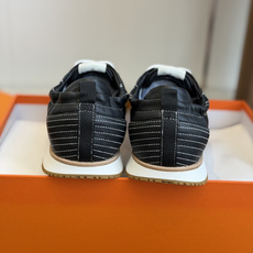 代购级情侣款Hermes26ss爱马仕的jet系列麂皮运动鞋,情侣款 简直就是一年四季日常通勤、休闲时光 代购级情侣款Hermes26ss爱马仕的jet系列麂皮运动鞋,情侣款 简直就是一年四季日常通勤、休闲时光