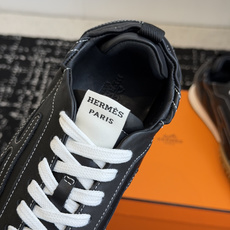 代购级情侣款Hermes26ss爱马仕的jet系列麂皮运动鞋,情侣款 简直就是一年四季日常通勤、休闲时光 代购级情侣款Hermes26ss爱马仕的jet系列麂皮运动鞋,情侣款 简直就是一年四季日常通勤、休闲时光