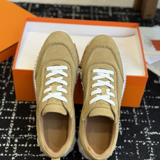 Hermes 情侣款 休闲鞋 爱马仕作为奢侈品牌中的巨头,所出的单品一直备受大家欢迎!男士+10今天这款 Hermes 情侣款 休闲鞋 爱马仕作为奢侈品牌中的巨头,所出的单品一直备受大家欢迎!男士+10今天这款