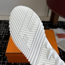 Hermes 情侣款 休闲鞋 爱马仕作为奢侈品牌中的巨头,所出的单品一直备受大家欢迎!男士+10今天这款 Hermes 情侣款 休闲鞋 爱马仕作为奢侈品牌中的巨头,所出的单品一直备受大家欢迎!男士+10今天这款