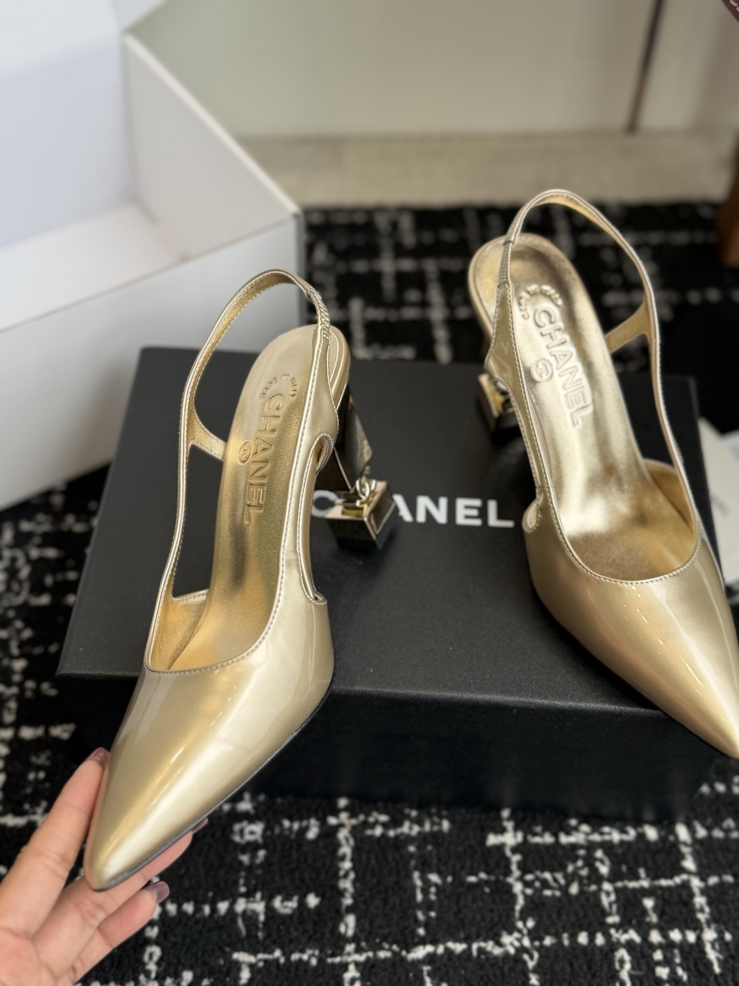 代购级 26ss 春夏新款Chanel小香尖头高跟鞋 上脚百搭超显瘦,真的超级爱了,姐妹们一定要买它! 鞋面:进口羊皮/ 代购级 26ss 春夏新款Chanel小香尖头高跟鞋 上脚百搭超显瘦,真的超级爱了,姐妹们一定要买它! 鞋面:进口羊皮/