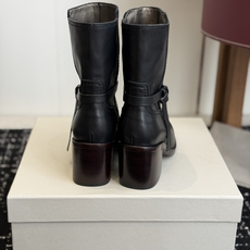 代购级 Brunello Cucineli ss26new arrival~ 布鲁内诺库奇内利|秋冬新款马丁靴 上脚帅气 代购级 Brunello Cucineli ss26new arrival~ 布鲁内诺库奇内利|秋冬新款马丁靴 上脚帅气
