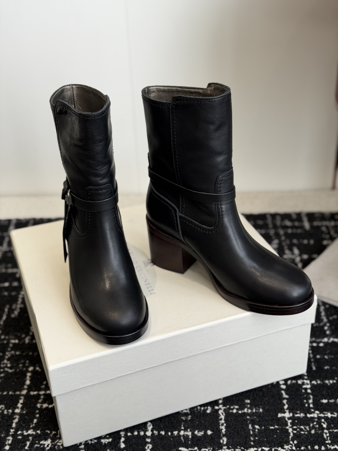 代购级 Brunello Cucineli ss26new arrival~ 布鲁内诺库奇内利|秋冬新款马丁靴 上脚帅气 代购级 Brunello Cucineli ss26new arrival~ 布鲁内诺库奇内利|秋冬新款马丁靴 上脚帅气