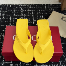 代购级 Gucci 26ss 古驰 最新款沙滩凉拖鞋人字拖 原版开模双G LOGO 原版开模一致 鞋面:原版进口TPU 代购级 Gucci 26ss 古驰 最新款沙滩凉拖鞋人字拖 原版开模双G LOGO 原版开模一致 鞋面:原版进口TPU