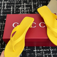 代购级 Gucci 26ss 古驰 最新款沙滩凉拖鞋人字拖 原版开模双G LOGO 原版开模一致 鞋面:原版进口TPU 代购级 Gucci 26ss 古驰 最新款沙滩凉拖鞋人字拖 原版开模双G LOGO 原版开模一致 鞋面:原版进口TPU