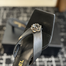 代购级 Chanel26ss夏季新款山茶花方头夹趾高跟凉拖 自带轻奢温柔氛围感的山茶花方头夹趾高跟凉拖系列,利落的夹趾人 代购级 Chanel26ss夏季新款山茶花方头夹趾高跟凉拖 自带轻奢温柔氛围感的山茶花方头夹趾高跟凉拖系列,利落的夹趾人