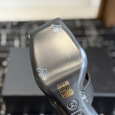 代购级 Chanel26ss夏季新款山茶花方头夹趾高跟凉拖 自带轻奢温柔氛围感的山茶花方头夹趾高跟凉拖系列,利落的夹趾人 代购级 Chanel26ss夏季新款山茶花方头夹趾高跟凉拖 自带轻奢温柔氛围感的山茶花方头夹趾高跟凉拖系列,利落的夹趾人