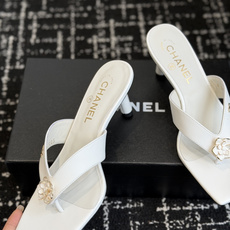 代购级 Chanel26ss夏季新款山茶花方头夹趾高跟凉拖 自带轻奢温柔氛围感的山茶花方头夹趾高跟凉拖系列,利落的夹趾人 代购级 Chanel26ss夏季新款山茶花方头夹趾高跟凉拖 自带轻奢温柔氛围感的山茶花方头夹趾高跟凉拖系列,利落的夹趾人