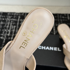 代购级 Chanel26ss夏季新款山茶花方头夹趾高跟凉拖 自带轻奢温柔氛围感的山茶花方头夹趾高跟凉拖系列,利落的夹趾人 代购级 Chanel26ss夏季新款山茶花方头夹趾高跟凉拖 自带轻奢温柔氛围感的山茶花方头夹趾高跟凉拖系列,利落的夹趾人