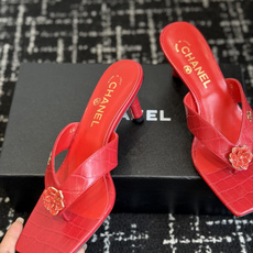代购级 Chanel26ss夏季新款山茶花方头夹趾高跟凉拖 自带轻奢温柔氛围感的山茶花方头夹趾高跟凉拖系列,利落的夹趾人 代购级 Chanel26ss夏季新款山茶花方头夹趾高跟凉拖 自带轻奢温柔氛围感的山茶花方头夹趾高跟凉拖系列,利落的夹趾人