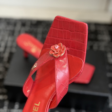 代购级 Chanel26ss夏季新款山茶花方头夹趾高跟凉拖 自带轻奢温柔氛围感的山茶花方头夹趾高跟凉拖系列,利落的夹趾人 代购级 Chanel26ss夏季新款山茶花方头夹趾高跟凉拖 自带轻奢温柔氛围感的山茶花方头夹趾高跟凉拖系列,利落的夹趾人
