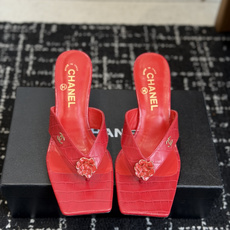 代购级 Chanel26ss夏季新款山茶花方头夹趾高跟凉拖 自带轻奢温柔氛围感的山茶花方头夹趾高跟凉拖系列,利落的夹趾人 代购级 Chanel26ss夏季新款山茶花方头夹趾高跟凉拖 自带轻奢温柔氛围感的山茶花方头夹趾高跟凉拖系列,利落的夹趾人