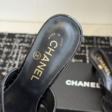 代购级 Chanel26ss夏季新款山茶花方头夹趾高跟凉拖 自带轻奢温柔氛围感的山茶花方头夹趾高跟凉拖系列,利落的夹趾人 代购级 Chanel26ss夏季新款山茶花方头夹趾高跟凉拖 自带轻奢温柔氛围感的山茶花方头夹趾高跟凉拖系列,利落的夹趾人