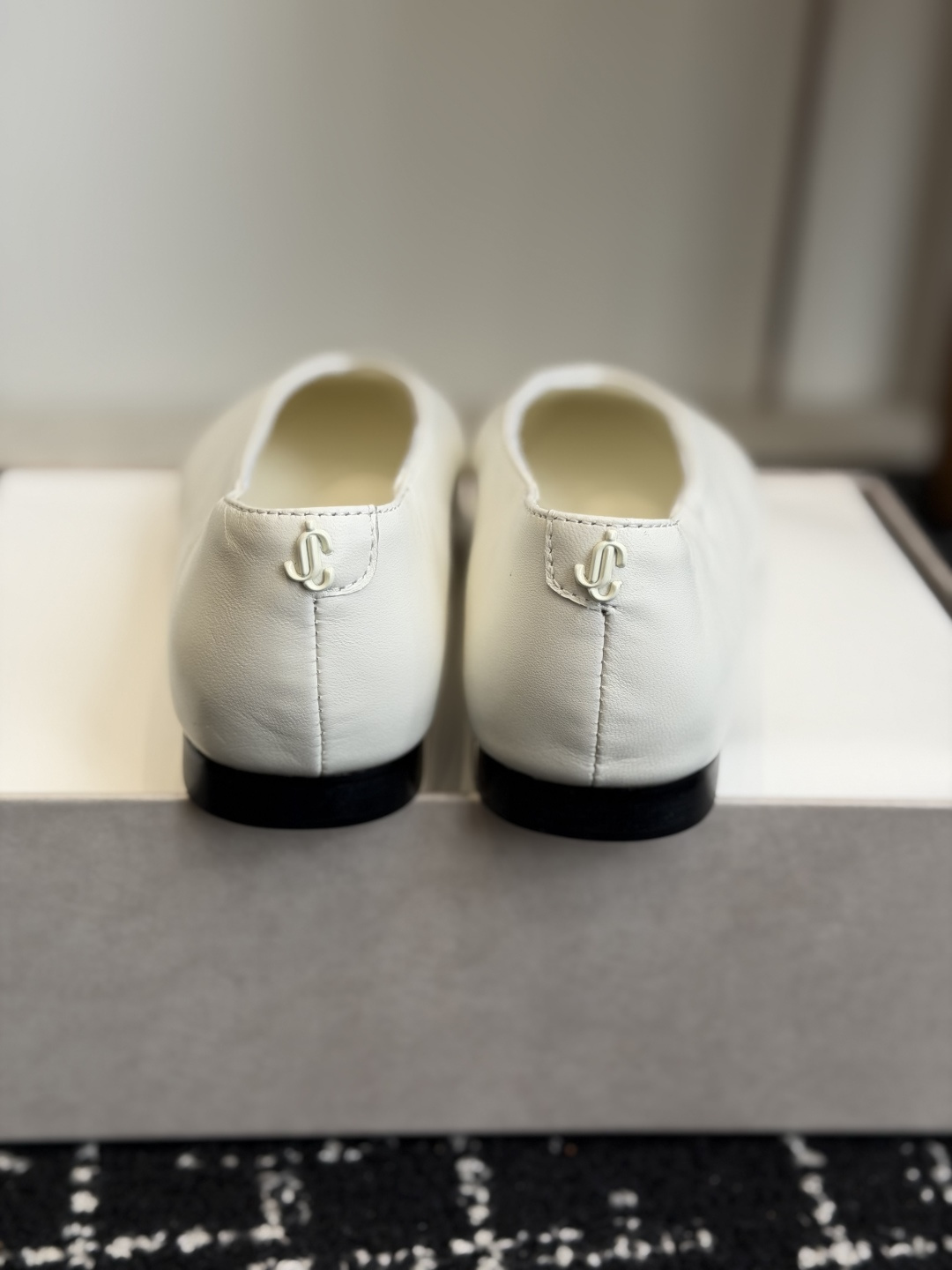 代购级 Jimmy Choo 26ss单鞋 同步专柜 主打精致 舒适度休闲 甜美 无解风都轻松满足 bling 代购级 Jimmy Choo 26ss单鞋 同步专柜 主打精致 舒适度休闲 甜美 无解风都轻松满足 bling