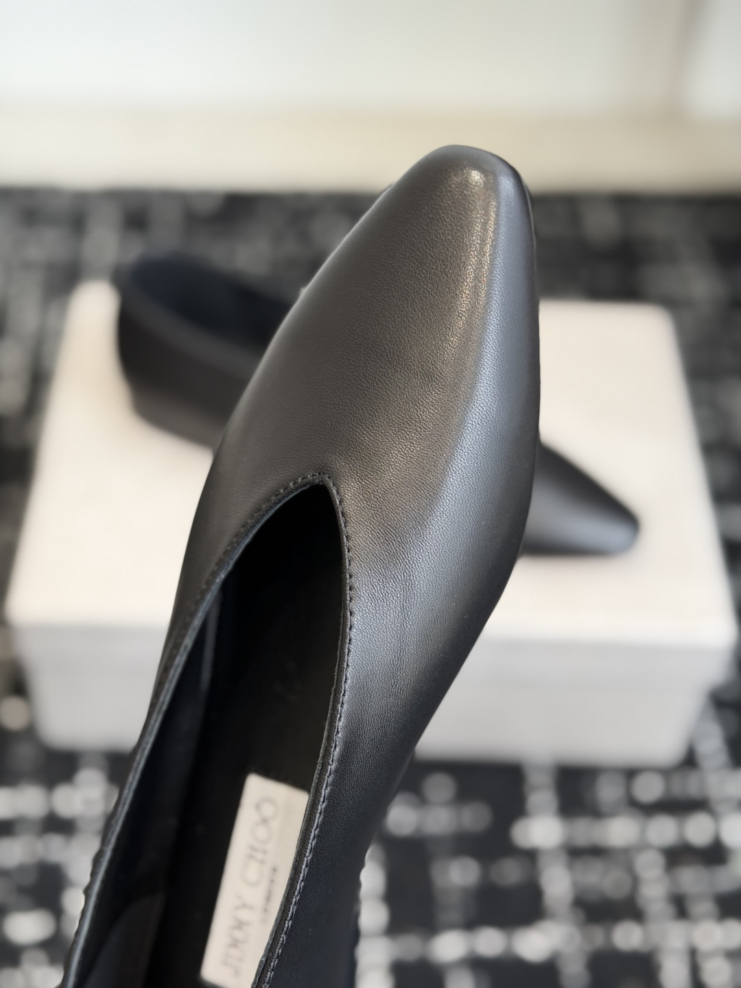 代购级 Jimmy Choo 26ss单鞋 同步专柜 主打精致 舒适度休闲 甜美 无解风都轻松满足 bling 代购级 Jimmy Choo 26ss单鞋 同步专柜 主打精致 舒适度休闲 甜美 无解风都轻松满足 bling