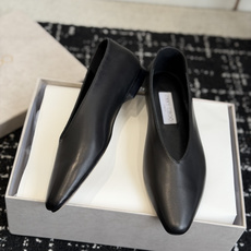 代购级 Jimmy Choo 26ss单鞋 同步专柜 主打精致 舒适度休闲 甜美 无解风都轻松满足 bling 代购级 Jimmy Choo 26ss单鞋 同步专柜 主打精致 舒适度休闲 甜美 无解风都轻松满足 bling