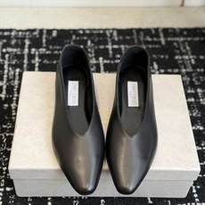 代购级 Jimmy Choo 26ss单鞋 同步专柜 主打精致 舒适度休闲 甜美 无解风都轻松满足 bling 代购级 Jimmy Choo 26ss单鞋 同步专柜 主打精致 舒适度休闲 甜美 无解风都轻松满足 bling