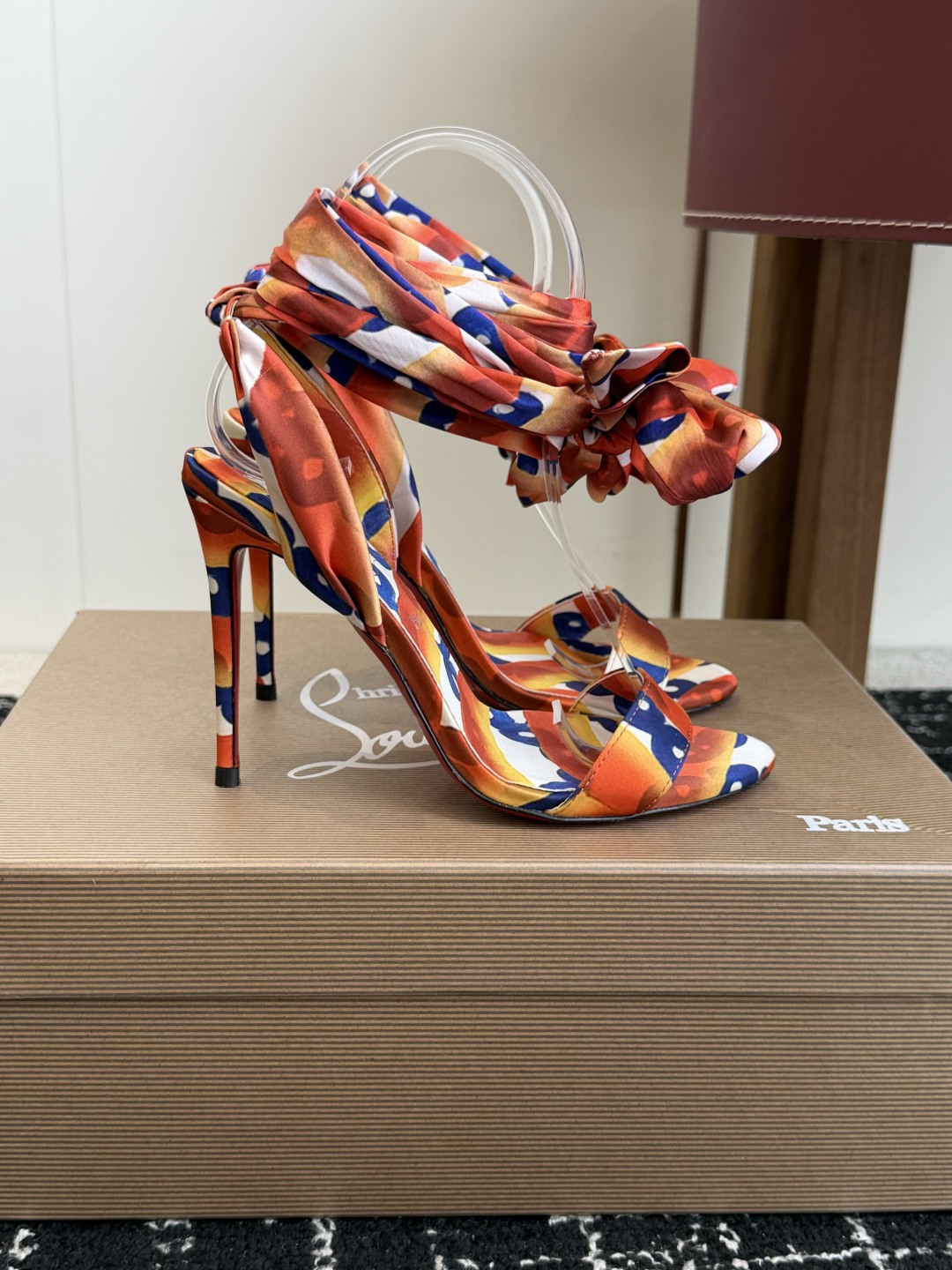 代购级 Christian Louboutin 春夏新款时装走秀芭蕾蝴蝶结高跟单鞋 CL红底永远的YYDS 𝐶ℎ𝑟𝑖𝑠 代购级 Christian Louboutin 春夏新款时装走秀芭蕾蝴蝶结高跟单鞋 CL红底永远的YYDS 𝐶ℎ𝑟𝑖𝑠