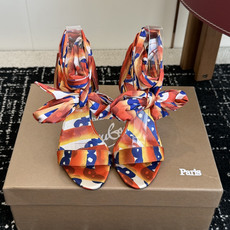 代购级 Christian Louboutin 春夏新款时装走秀芭蕾蝴蝶结高跟单鞋 CL红底永远的YYDS 𝐶ℎ𝑟𝑖𝑠 代购级 Christian Louboutin 春夏新款时装走秀芭蕾蝴蝶结高跟单鞋 CL红底永远的YYDS 𝐶ℎ𝑟𝑖𝑠