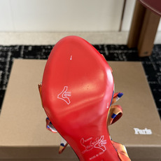 代购级 Christian Louboutin 春夏新款时装走秀芭蕾蝴蝶结高跟单鞋 CL红底永远的YYDS 𝐶ℎ𝑟𝑖𝑠 代购级 Christian Louboutin 春夏新款时装走秀芭蕾蝴蝶结高跟单鞋 CL红底永远的YYDS 𝐶ℎ𝑟𝑖𝑠