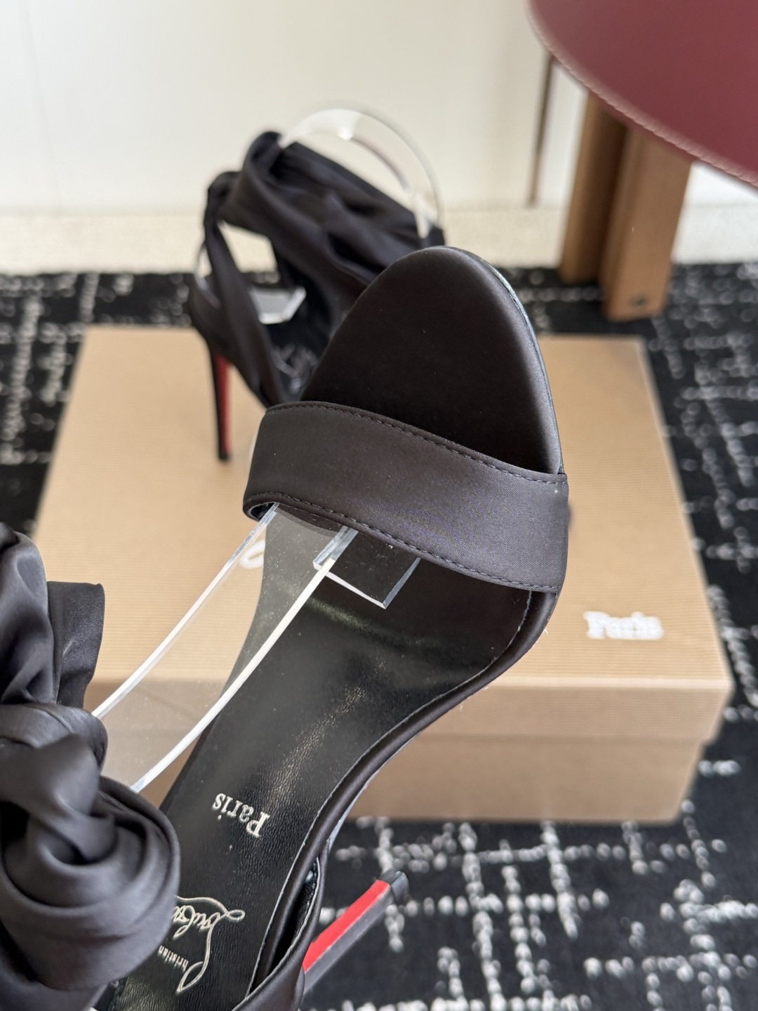 代购级 Christian Louboutin 春夏新款时装走秀芭蕾蝴蝶结高跟单鞋 CL红底永远的YYDS 𝐶ℎ𝑟𝑖𝑠 代购级 Christian Louboutin 春夏新款时装走秀芭蕾蝴蝶结高跟单鞋 CL红底永远的YYDS 𝐶ℎ𝑟𝑖𝑠