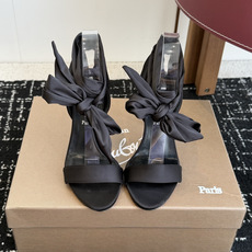 代购级 Christian Louboutin 春夏新款时装走秀芭蕾蝴蝶结高跟单鞋 CL红底永远的YYDS 𝐶ℎ𝑟𝑖𝑠 代购级 Christian Louboutin 春夏新款时装走秀芭蕾蝴蝶结高跟单鞋 CL红底永远的YYDS 𝐶ℎ𝑟𝑖𝑠