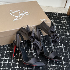 代购级 Christian Louboutin 春夏新款时装走秀芭蕾蝴蝶结高跟单鞋 CL红底永远的YYDS 𝐶ℎ𝑟𝑖𝑠 代购级 Christian Louboutin 春夏新款时装走秀芭蕾蝴蝶结高跟单鞋 CL红底永远的YYDS 𝐶ℎ𝑟𝑖𝑠
