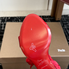 代购级 Christian Louboutin 春夏新款时装走秀芭蕾蝴蝶结高跟单鞋 CL红底永远的YYDS 𝐶ℎ𝑟𝑖𝑠 代购级 Christian Louboutin 春夏新款时装走秀芭蕾蝴蝶结高跟单鞋 CL红底永远的YYDS 𝐶ℎ𝑟𝑖𝑠