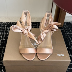 代购级 Christian Louboutin 春夏新款时装走秀芭蕾蝴蝶结高跟单鞋 CL红底永远的YYDS 𝐶ℎ𝑟𝑖𝑠 代购级 Christian Louboutin 春夏新款时装走秀芭蕾蝴蝶结高跟单鞋 CL红底永远的YYDS 𝐶ℎ𝑟𝑖𝑠