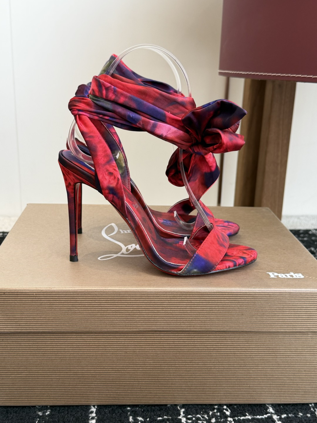 代购级 Christian Louboutin 春夏新款时装走秀芭蕾蝴蝶结高跟单鞋 CL红底永远的YYDS 𝐶ℎ𝑟𝑖𝑠 代购级 Christian Louboutin 春夏新款时装走秀芭蕾蝴蝶结高跟单鞋 CL红底永远的YYDS 𝐶ℎ𝑟𝑖𝑠