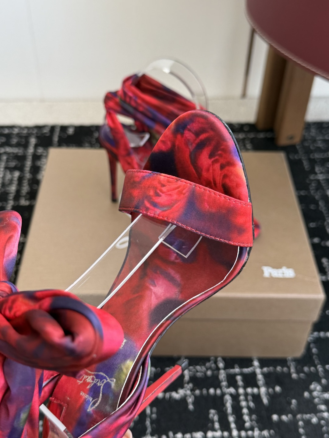 代购级 Christian Louboutin 春夏新款时装走秀芭蕾蝴蝶结高跟单鞋 CL红底永远的YYDS 𝐶ℎ𝑟𝑖𝑠 代购级 Christian Louboutin 春夏新款时装走秀芭蕾蝴蝶结高跟单鞋 CL红底永远的YYDS 𝐶ℎ𝑟𝑖𝑠