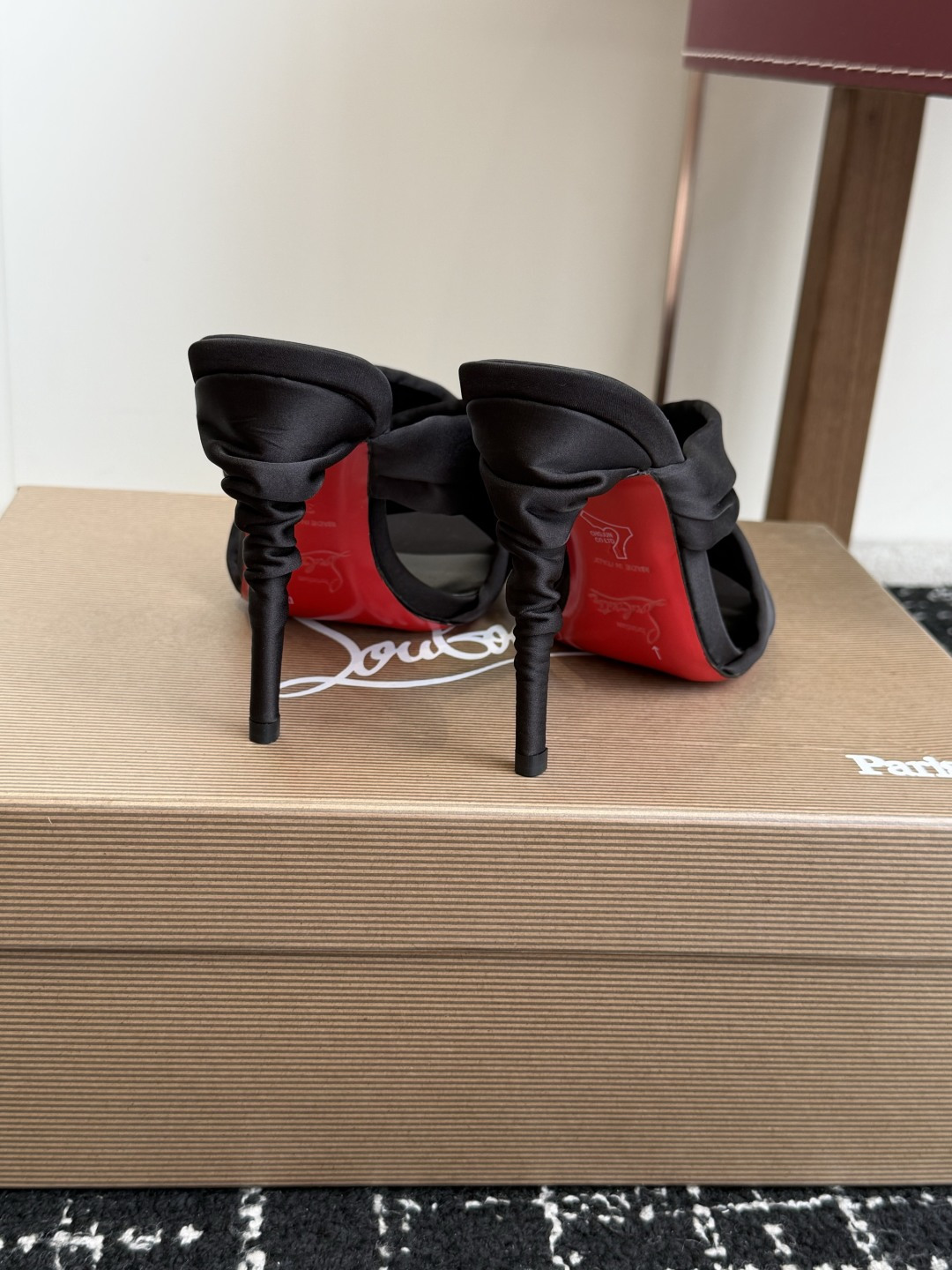 代购级 Christian Louboutin 春夏新款时装走秀芭蕾蝴蝶结高跟凉拖 CL红底永远的YYDS 𝐶ℎ𝑟𝑖𝑠𝑡