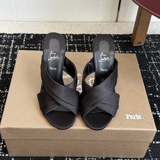 代购级 Christian Louboutin 春夏新款时装走秀芭蕾蝴蝶结高跟凉拖 CL红底永远的YYDS 𝐶ℎ𝑟𝑖𝑠𝑡 代购级 Christian Louboutin 春夏新款时装走秀芭蕾蝴蝶结高跟凉拖 CL红底永远的YYDS 𝐶ℎ𝑟𝑖𝑠𝑡