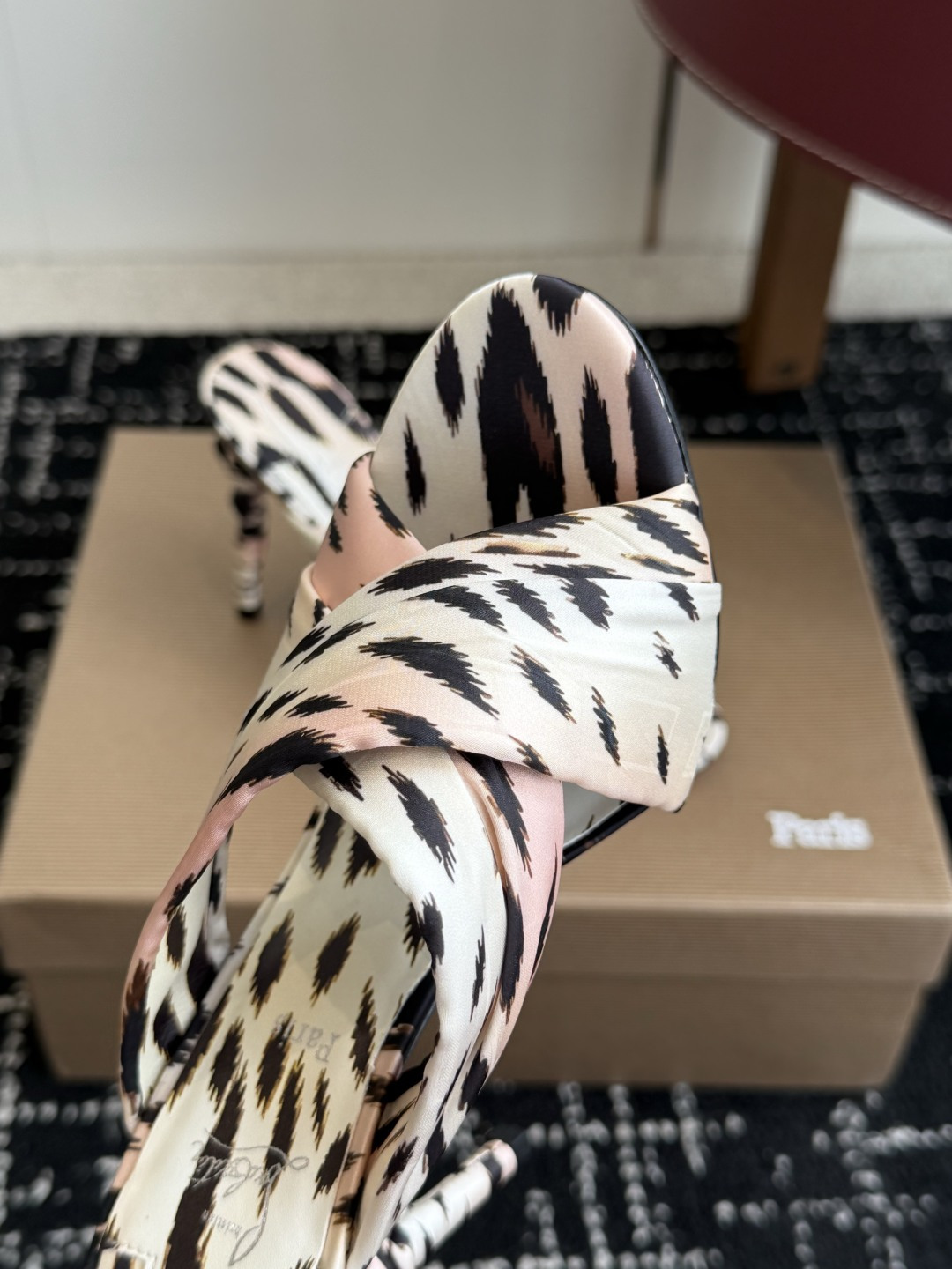 代购级 Christian Louboutin 春夏新款时装走秀芭蕾蝴蝶结高跟凉拖 CL红底永远的YYDS 𝐶ℎ𝑟𝑖𝑠𝑡 代购级 Christian Louboutin 春夏新款时装走秀芭蕾蝴蝶结高跟凉拖 CL红底永远的YYDS 𝐶ℎ𝑟𝑖𝑠𝑡