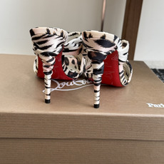 代购级 Christian Louboutin 春夏新款时装走秀芭蕾蝴蝶结高跟凉拖 CL红底永远的YYDS 𝐶ℎ𝑟𝑖𝑠𝑡 代购级 Christian Louboutin 春夏新款时装走秀芭蕾蝴蝶结高跟凉拖 CL红底永远的YYDS 𝐶ℎ𝑟𝑖𝑠𝑡