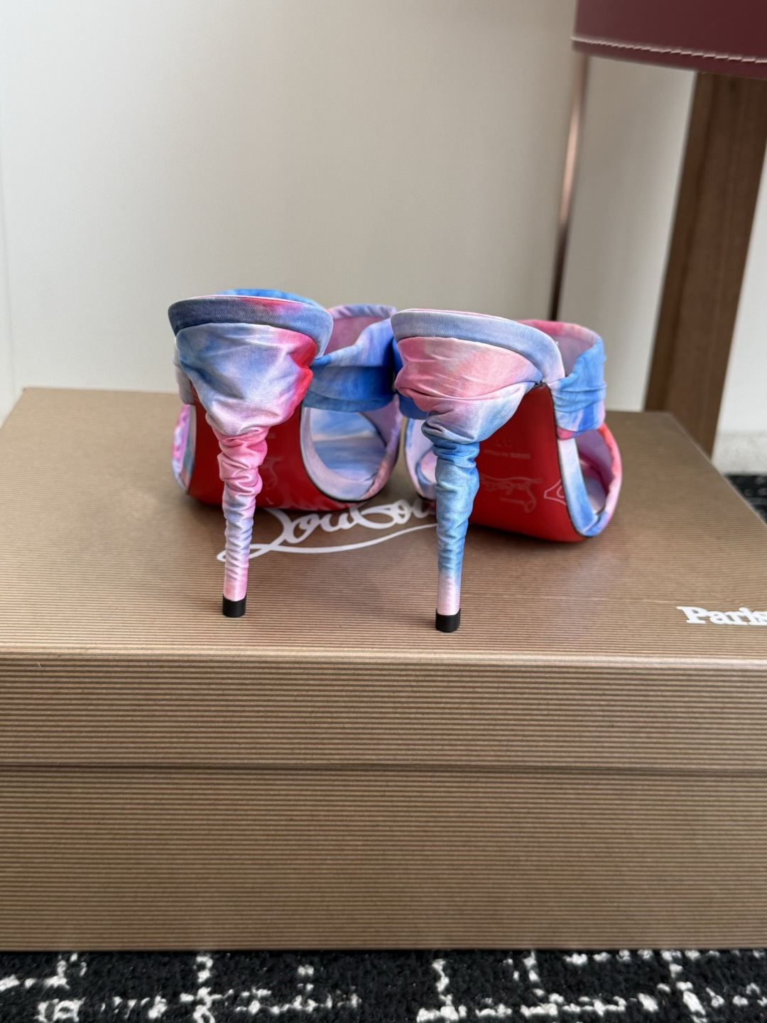 代购级 Christian Louboutin 春夏新款时装走秀芭蕾蝴蝶结高跟凉拖 CL红底永远的YYDS 𝐶ℎ𝑟𝑖𝑠𝑡