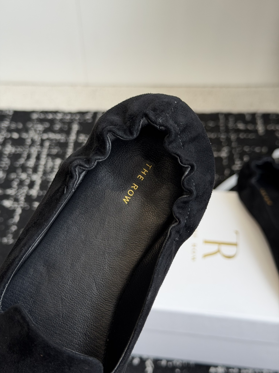 代购级 The Row 26ss 春夏季新款 乐福鞋 单鞋 第一眼看到这个鞋子就爱上了,带点复古味随意搭配都好看! 各大 代购级 The Row 26ss 春夏季新款 乐福鞋 单鞋 第一眼看到这个鞋子就爱上了,带点复古味随意搭配都好看! 各大