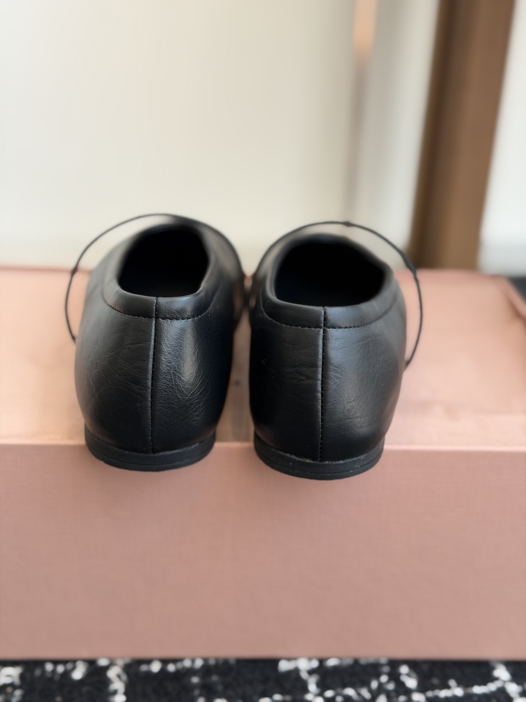 代购级 26ss春夏新款MIUMIU 缪缪 圆头 细带芭蕾舞鞋 玛丽珍 单鞋 Miu Miu芭蕾鞋时髦又暴走!这双芭蕾鞋 代购级 26ss春夏新款MIUMIU 缪缪 圆头 细带芭蕾舞鞋 玛丽珍 单鞋 Miu Miu芭蕾鞋时髦又暴走!这双芭蕾鞋