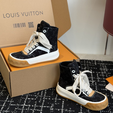 代购级(⚠️官网同步✈️盒包装) Louis vuitton路易威登 26ss 新色 LV板鞋 高帮休闲鞋 原版1:1开 代购级(⚠️官网同步✈️盒包装) Louis vuitton路易威登 26ss 新色 LV板鞋 高帮休闲鞋 原版1:1开