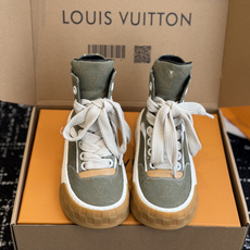 代购级(⚠️官网同步✈️盒包装) Louis vuitton路易威登 26ss 新色 LV板鞋 高帮休闲鞋 原版1:1开 代购级(⚠️官网同步✈️盒包装) Louis vuitton路易威登 26ss 新色 LV板鞋 高帮休闲鞋 原版1:1开