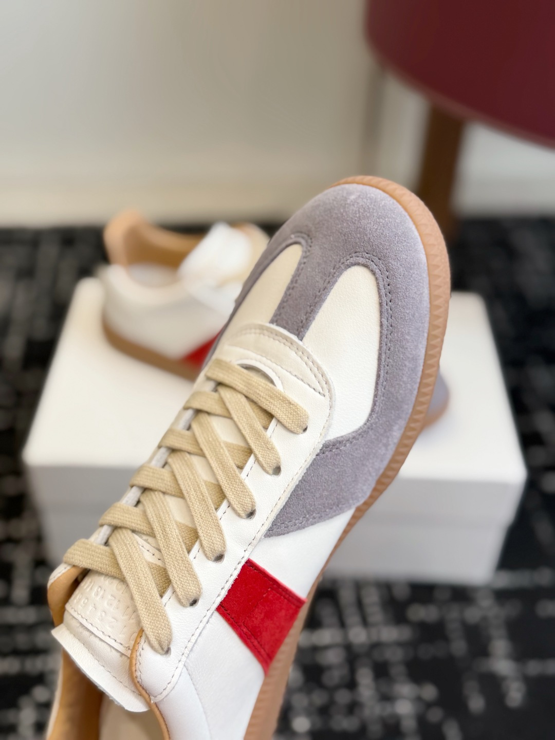 代购级 MaisonMargiela MM6 马吉拉 26新色 情侣款 德训鞋 休闲 运动鞋 原版购入开发 做货 鬼才 代购级 MaisonMargiela MM6 马吉拉 26新色 情侣款 德训鞋 休闲 运动鞋 原版购入开发 做货 鬼才
