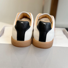 代购级 MaisonMargiela MM6 马吉拉 26新色 情侣款 德训鞋 休闲 运动鞋 原版购入开发 做货 鬼才 代购级 MaisonMargiela MM6 马吉拉 26新色 情侣款 德训鞋 休闲 运动鞋 原版购入开发 做货 鬼才
