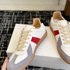 代购级 MaisonMargiela MM6 马吉拉 26新色 情侣款 德训鞋 休闲 运动鞋 原版购入开发 做货 鬼才 代购级 MaisonMargiela MM6 马吉拉 26新色 情侣款 德训鞋 休闲 运动鞋 原版购入开发 做货 鬼才