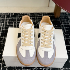 代购级 MaisonMargiela MM6 马吉拉 26新色 情侣款 德训鞋 休闲 运动鞋 原版购入开发 做货 鬼才 代购级 MaisonMargiela MM6 马吉拉 26新色 情侣款 德训鞋 休闲 运动鞋 原版购入开发 做货 鬼才