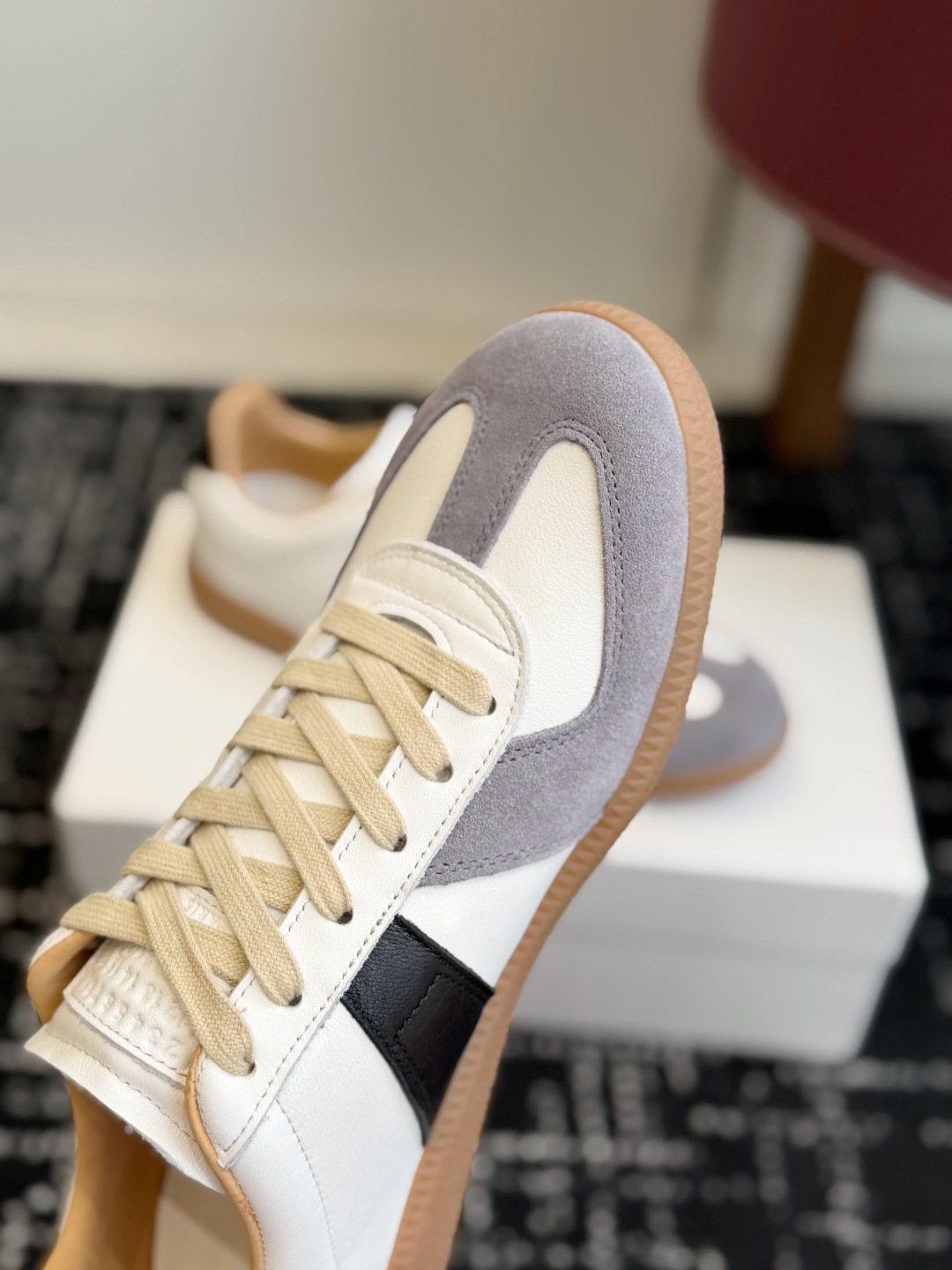 代购级 MaisonMargiela MM6 马吉拉 26新色 情侣款 德训鞋 休闲 运动鞋 原版购入开发 做货 鬼才 代购级 MaisonMargiela MM6 马吉拉 26新色 情侣款 德训鞋 休闲 运动鞋 原版购入开发 做货 鬼才