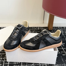 代购级 MaisonMargiela MM6 马吉拉 26新色 情侣款 德训鞋 休闲 运动鞋 原版购入开发 做货 鬼才 代购级 MaisonMargiela MM6 马吉拉 26新色 情侣款 德训鞋 休闲 运动鞋 原版购入开发 做货 鬼才