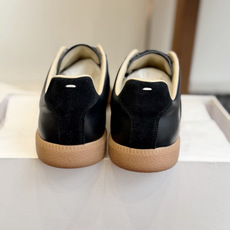 代购级 MaisonMargiela MM6 马吉拉 26新色 情侣款 德训鞋 休闲 运动鞋 原版购入开发 做货 鬼才 代购级 MaisonMargiela MM6 马吉拉 26新色 情侣款 德训鞋 休闲 运动鞋 原版购入开发 做货 鬼才