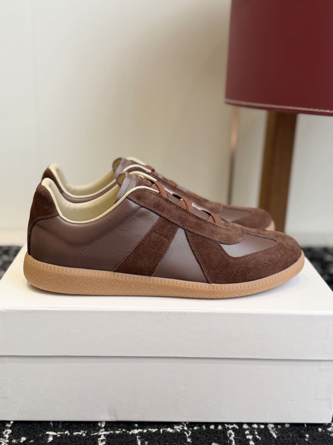 代购级 MaisonMargiela MM6 马吉拉 26新色 情侣款 德训鞋 休闲 运动鞋 原版购入开发 做货 鬼才 代购级 MaisonMargiela MM6 马吉拉 26新色 情侣款 德训鞋 休闲 运动鞋 原版购入开发 做货 鬼才